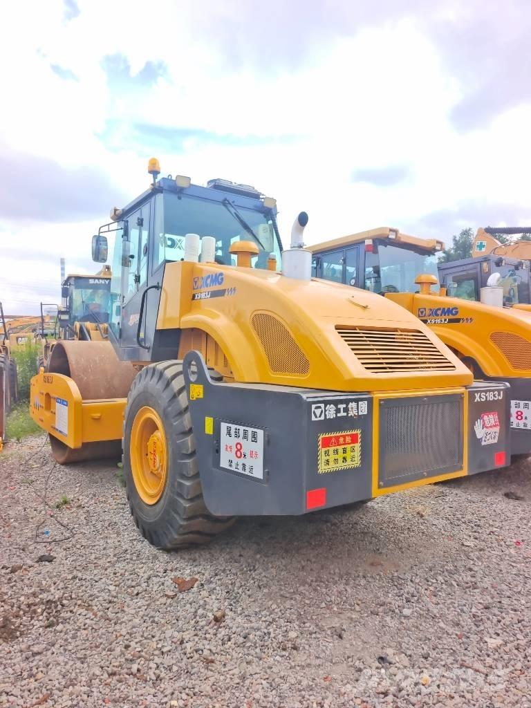 XCMG XS183J Еднобарабанни ролки
