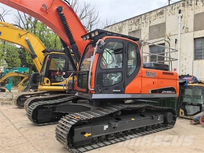 Doosan DX 300 LC Верижен екскаватор