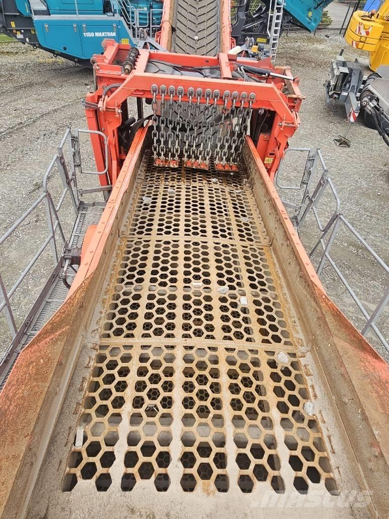 Terex Finlay 883+ Мобилни скрийнери
