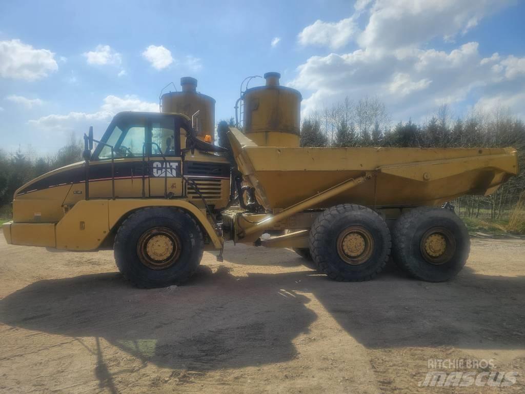 CAT 725 Дъмпери/моторни превозни средства