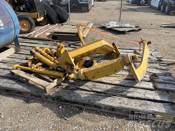 CAT 140H Scarifier Други компоненти