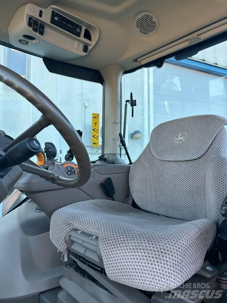 John Deere 6215 R Трактори