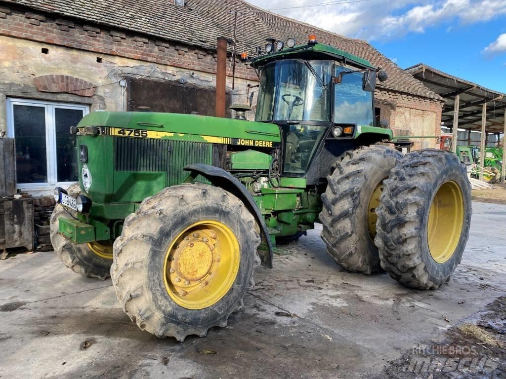 John Deere 4755 Трактори