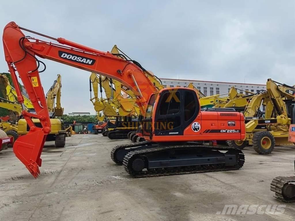 Doosan DX 225 LL Верижен екскаватор
