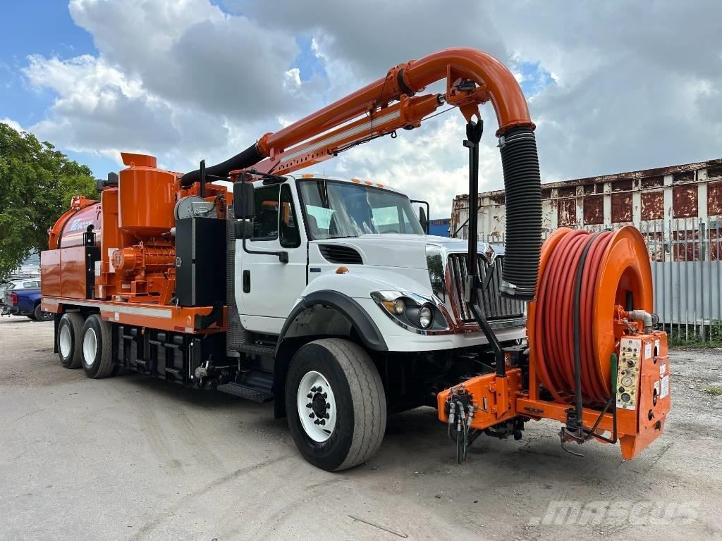 International 7400 Комби / вакуум камиони
