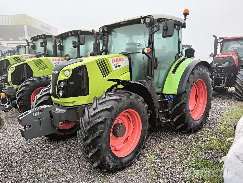 CLAAS Arion 440 Трактори