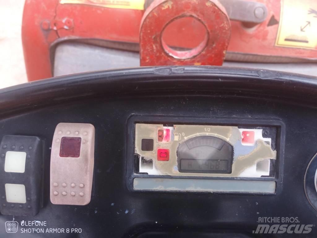 Dynapac CC 800 Двойни барабанни ролки
