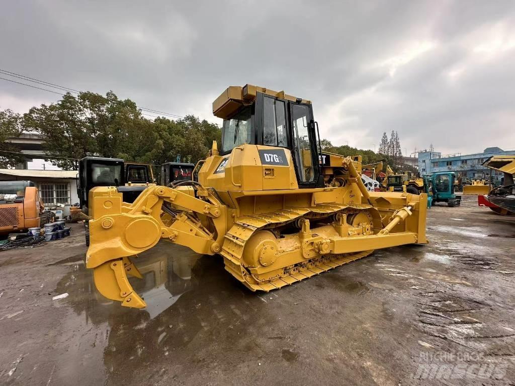 CAT D 7 G Верижни булдозери
