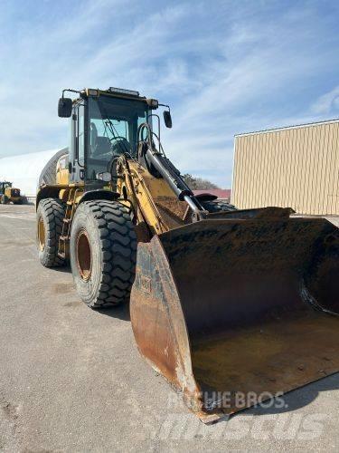 CAT 930H Колесни товарачи
