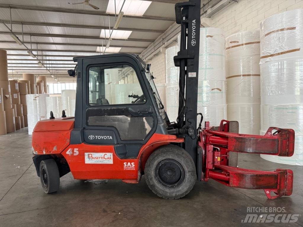 Toyota 02-7 FD 40 Дизелови камиони