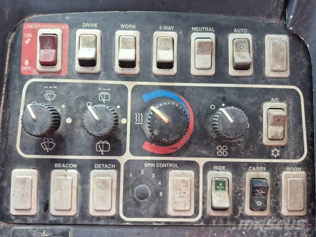John Deere 444 H Колесни товарачи