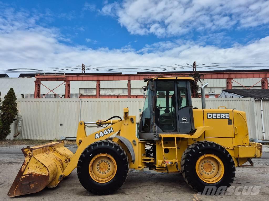 John Deere 444 H Колесни товарачи