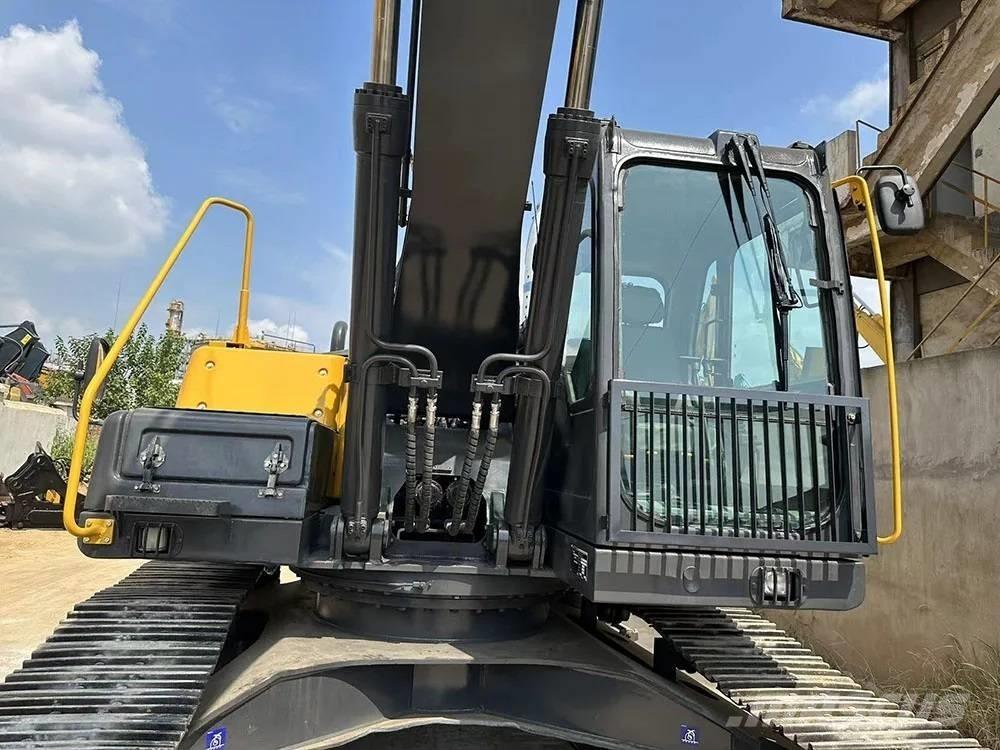 Volvo EC240D Верижен екскаватор