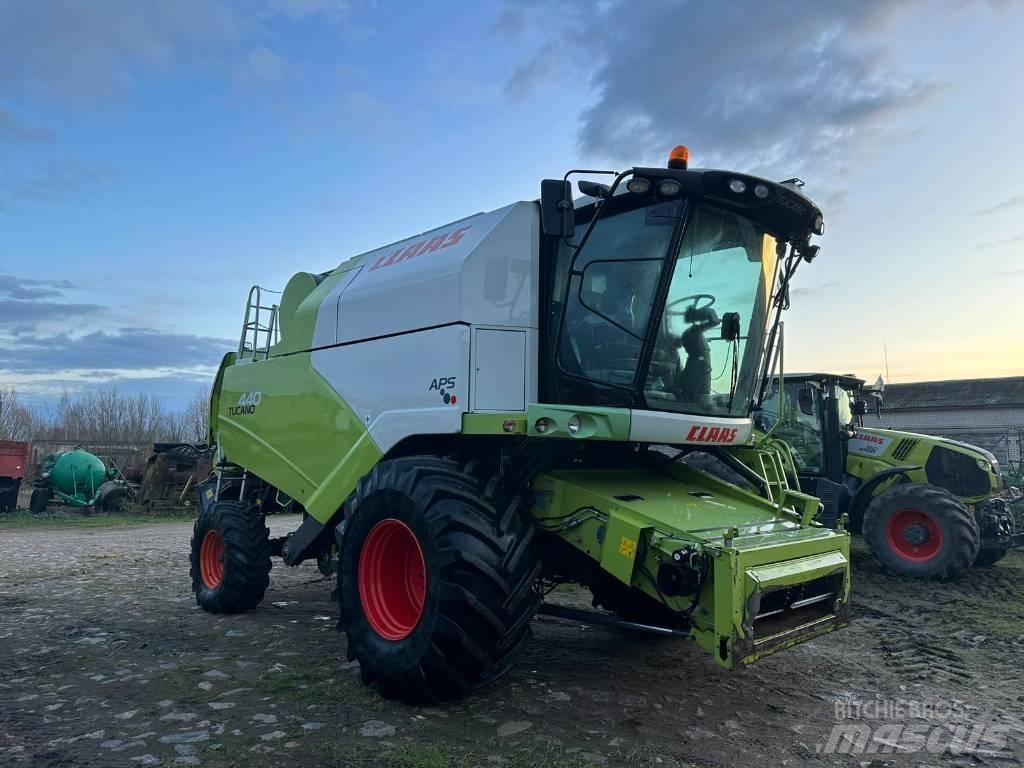 CLAAS Tucano 440 Комбайни