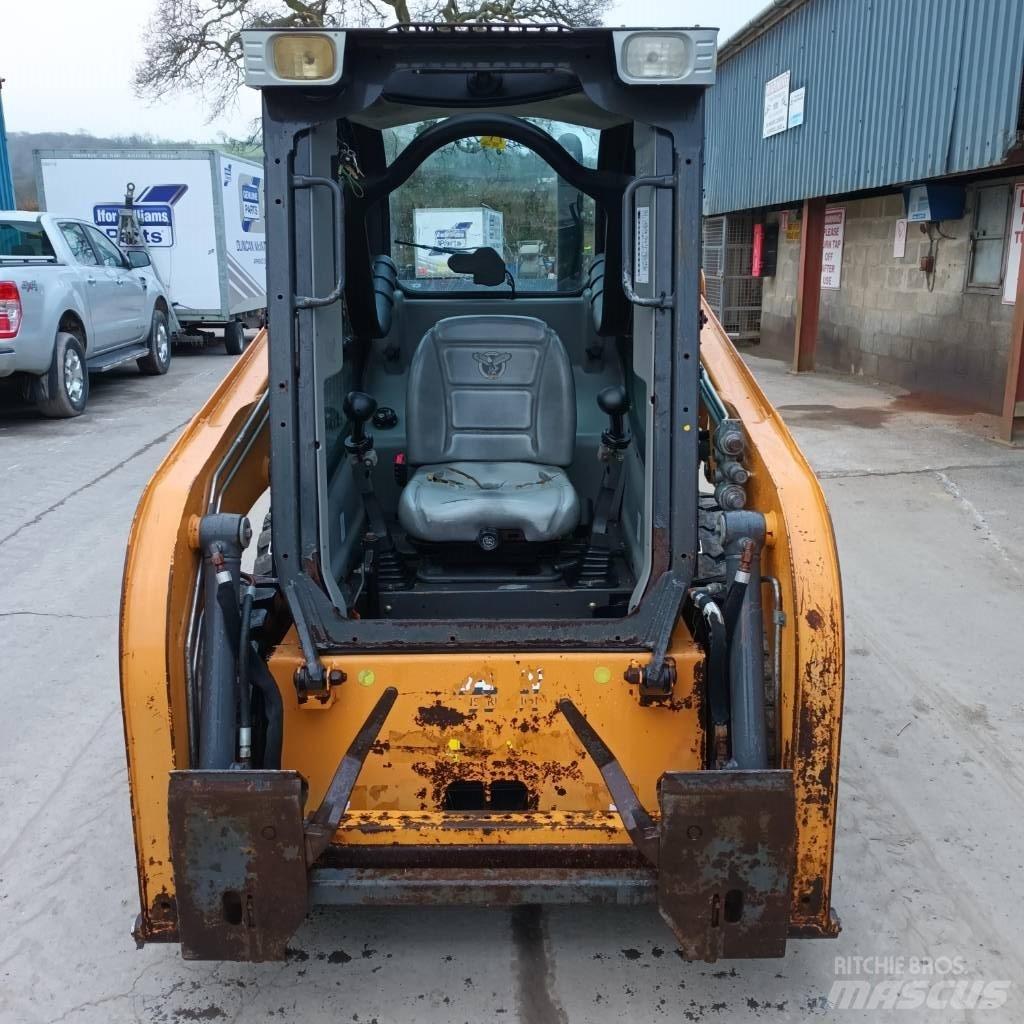 CASE SR 130 Мини товарачи
