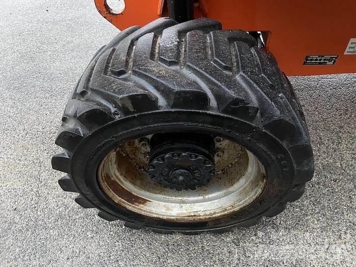 JLG 800AJ Съчленени стрелови подемници