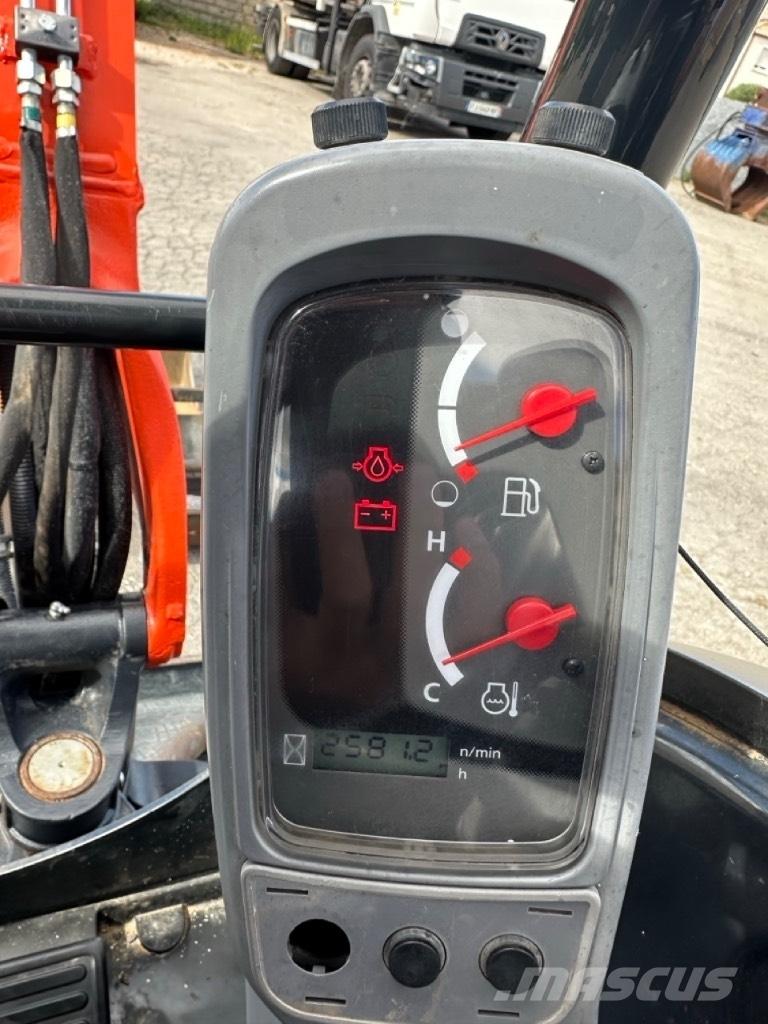 Kubota U 27-4 Мини екскаватори < 7 т