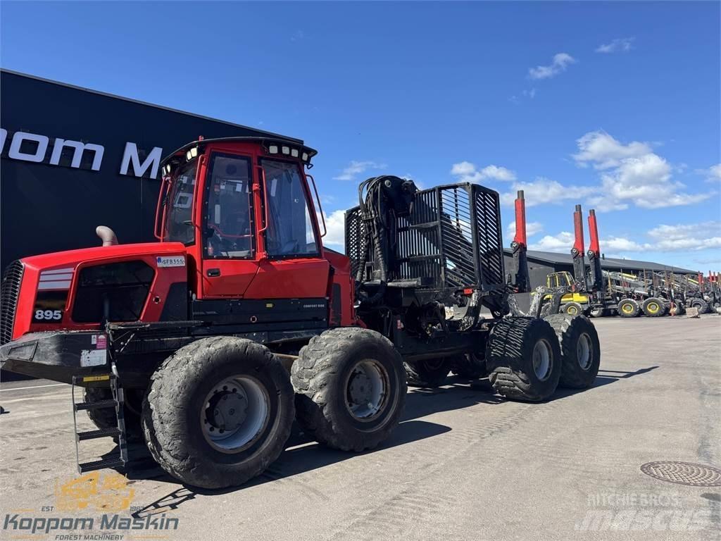 Komatsu 895 Форуардери