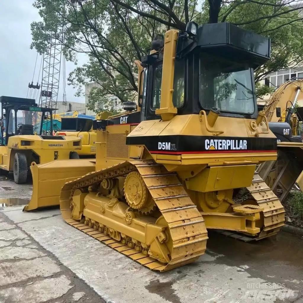 CAT D 5 M XL Верижни булдозери
