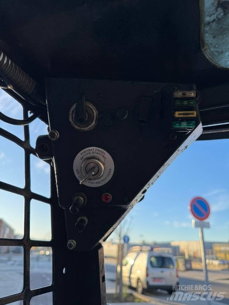 Bobcat 543 Мини товарачи
