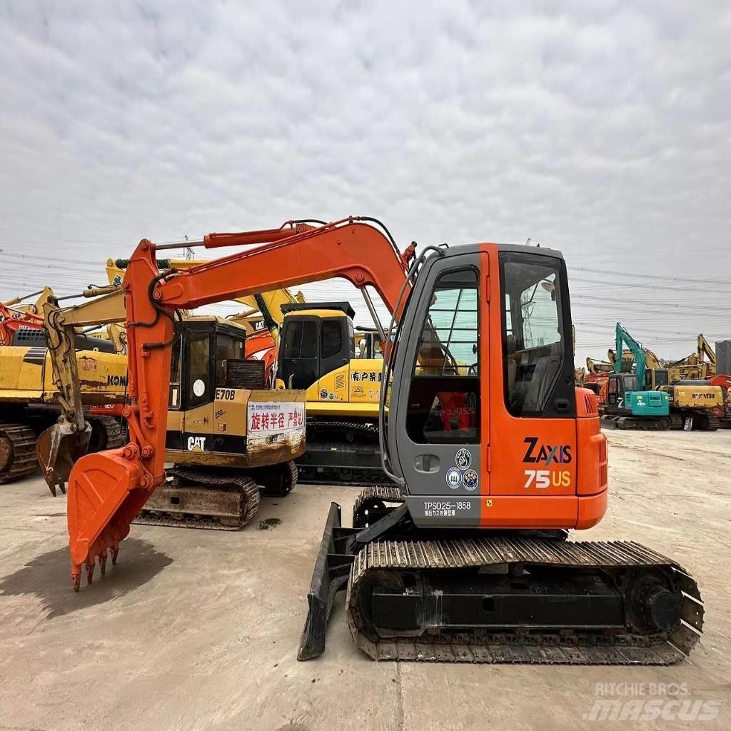 Hitachi ZX 75 US Средни екскаватори 7т - 12т