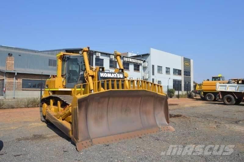 Komatsu D155-5 Верижни булдозери
