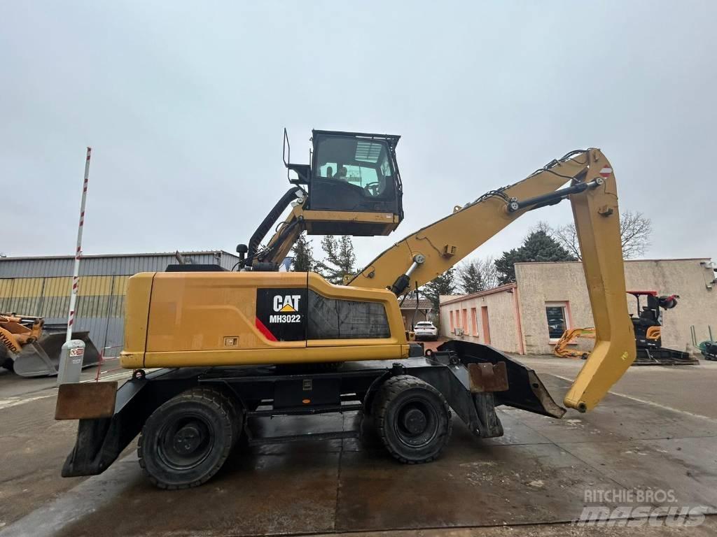 CAT MH3022 Колесни екскаватори