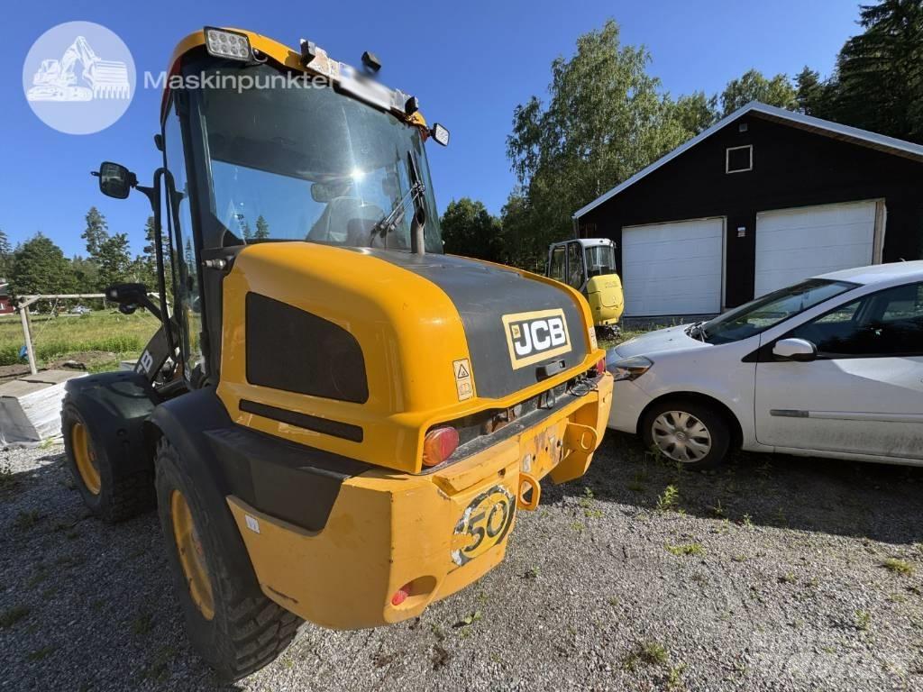JCB 413 K Колесни товарачи