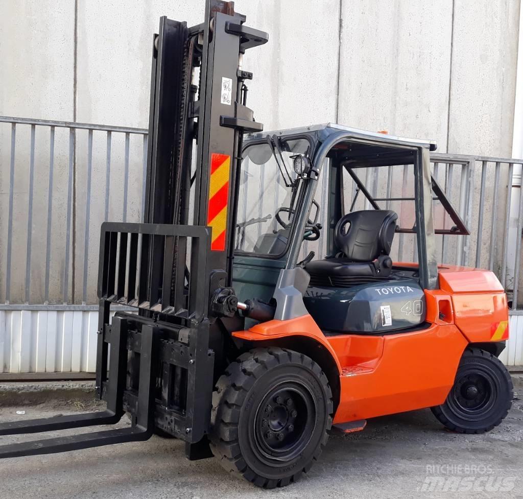 Toyota 7 FD 40 Дизелови камиони