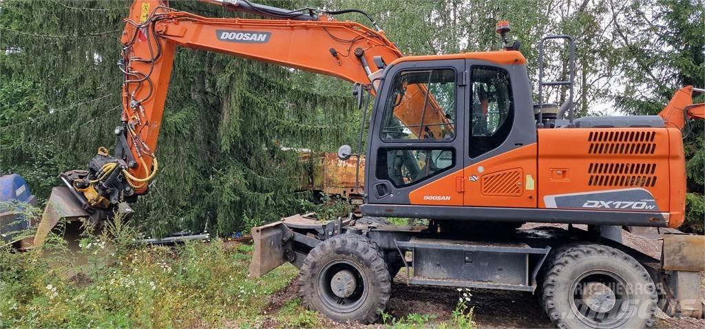 Doosan DX170W Колесни екскаватори