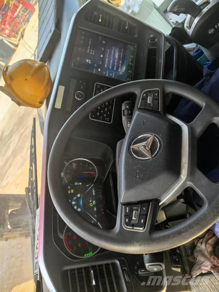 Sany SAC3000C8-8 Всъдеходни кранове