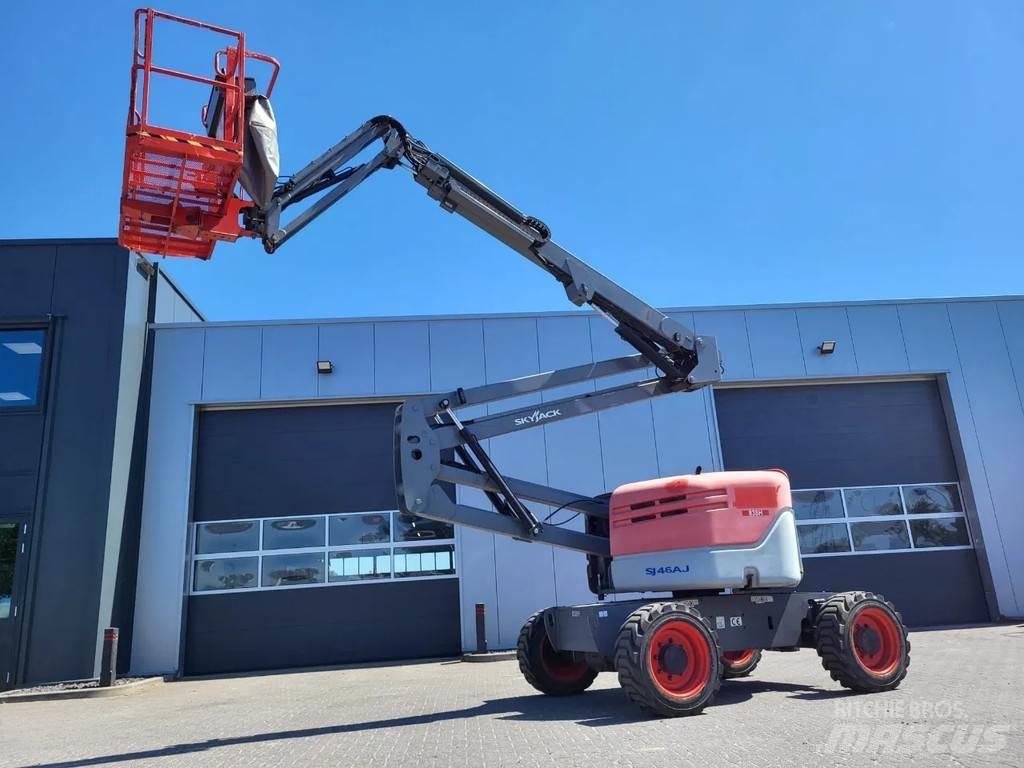 SkyJack SJ 46AJ Съчленени стрелови подемници