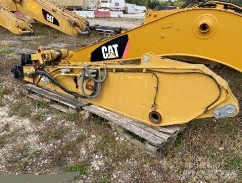 CAT 319 Стрели и рамена

