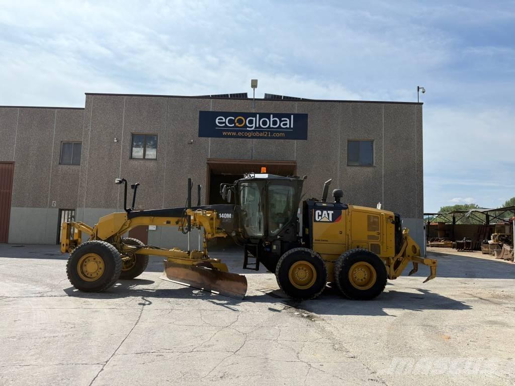 CAT 140 M 3 AWD Грейдери