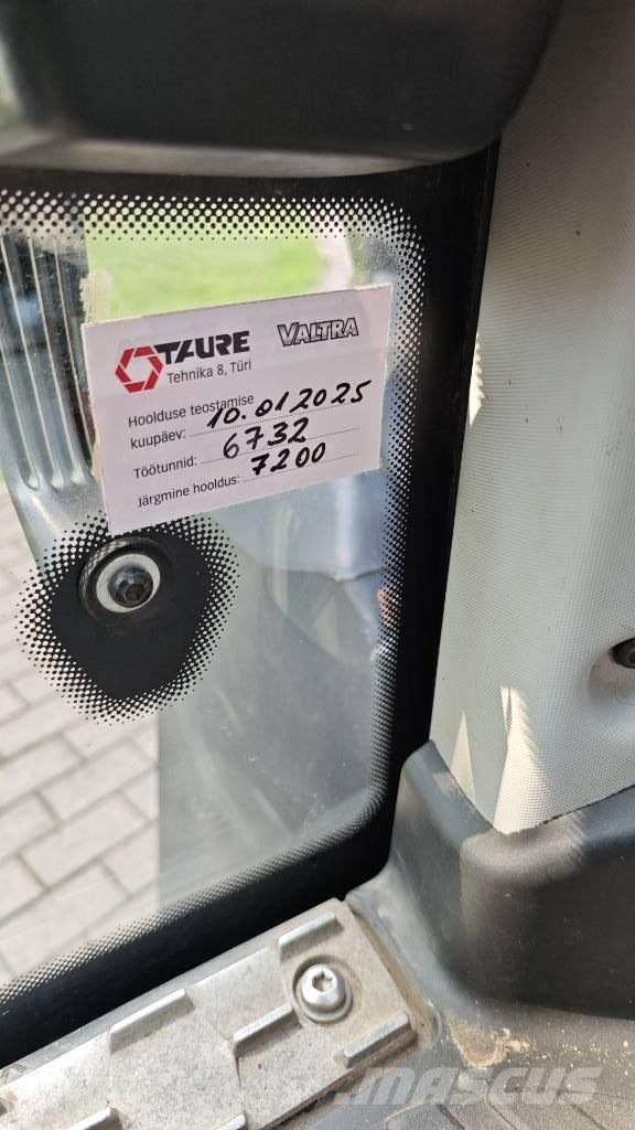 Valtra T 254 V Трактори