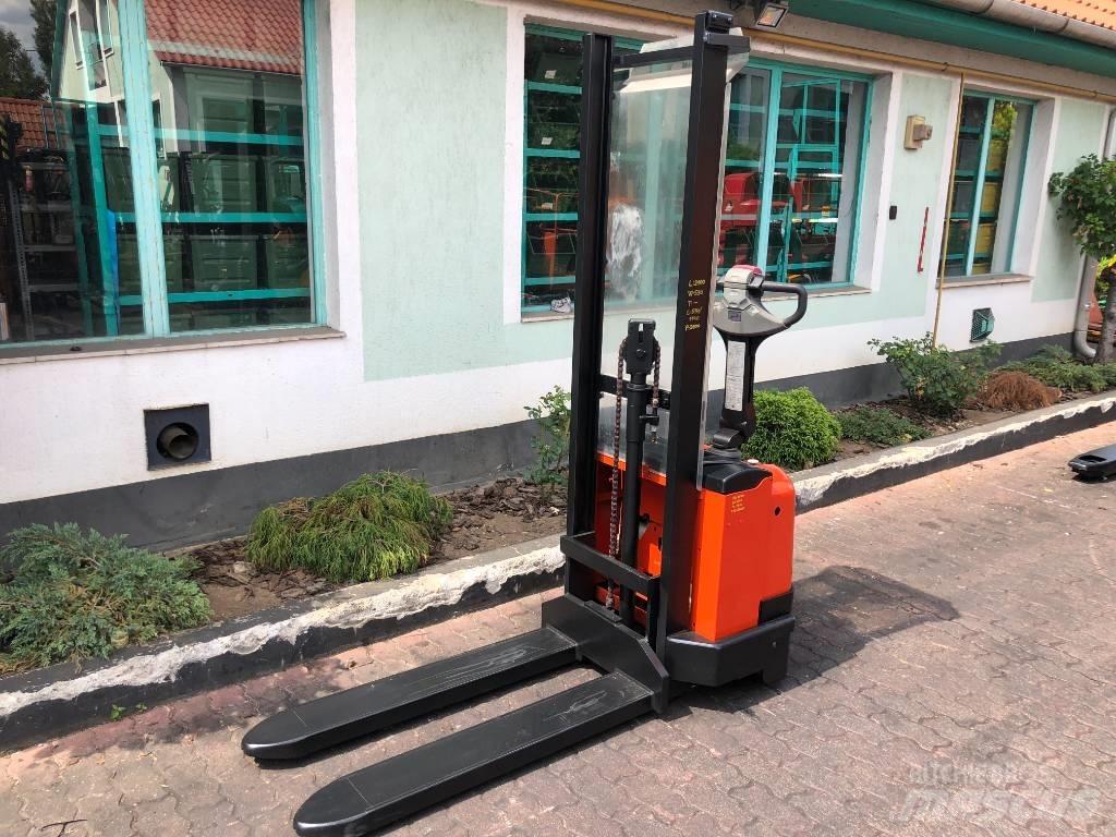 BT S10 V-3267 Ръчни палетни товарачи