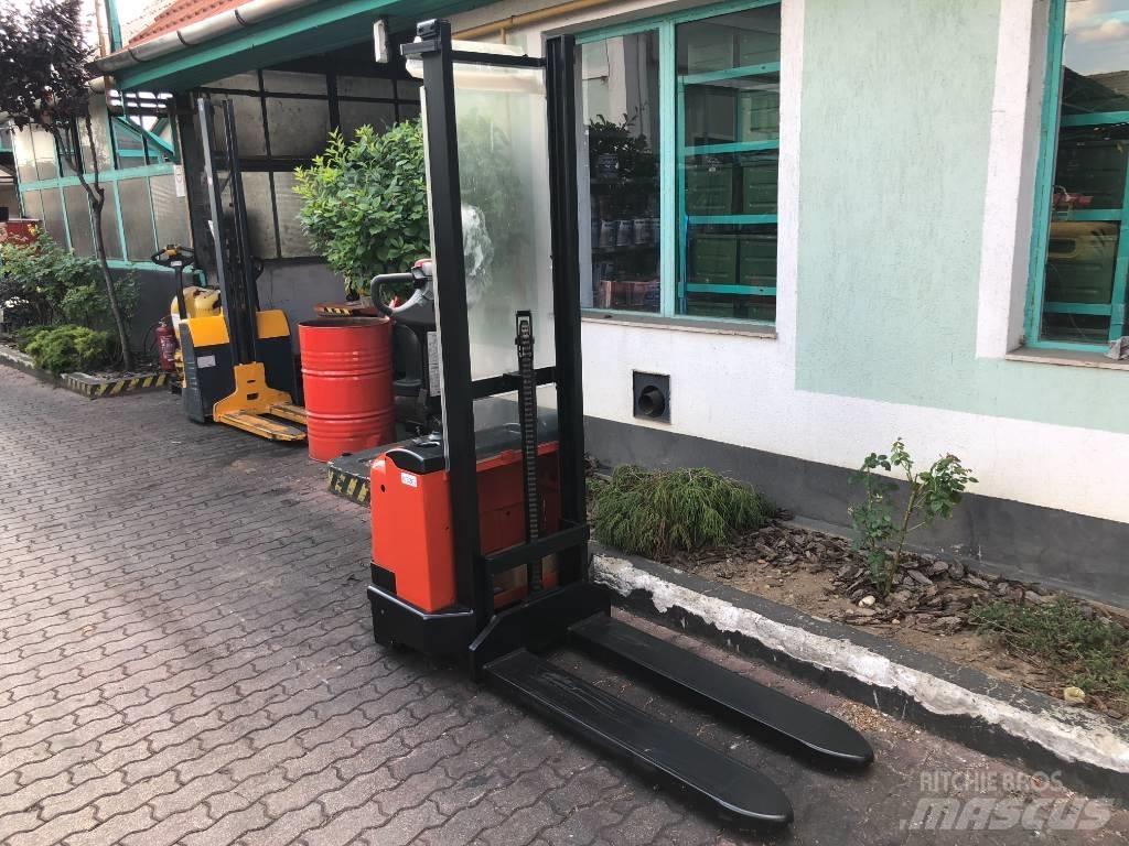 BT S10 V-3267 Ръчни палетни товарачи