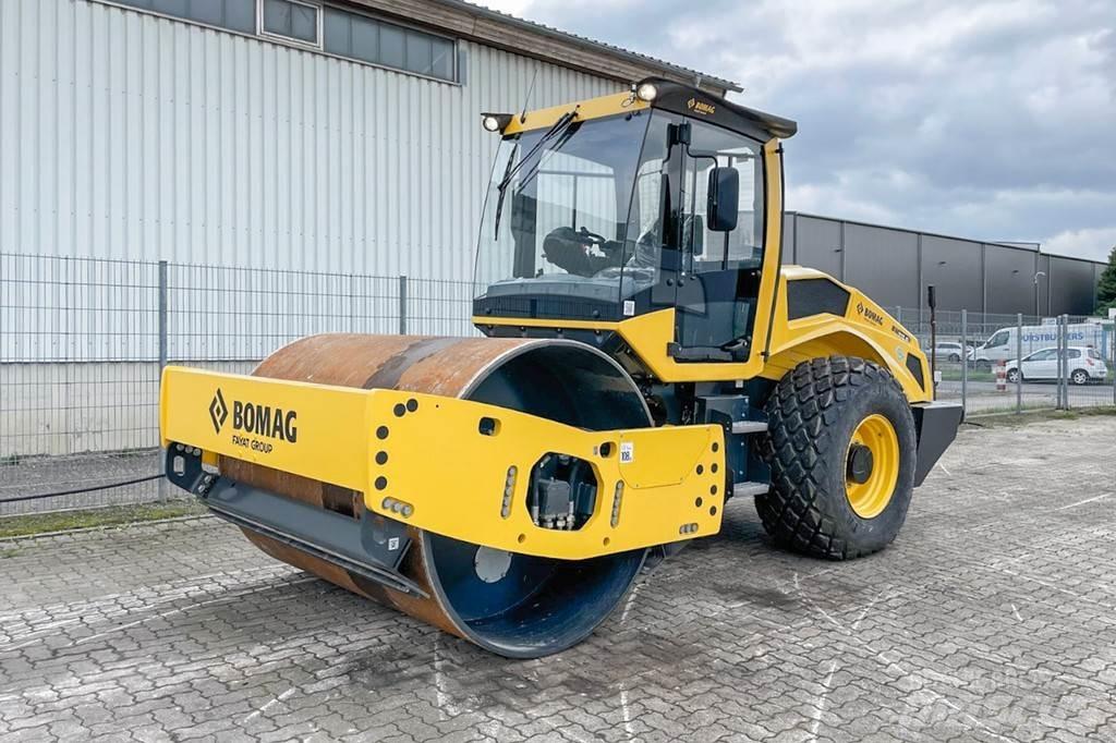 Bomag BW 213 D-5 Еднобарабанни ролки

