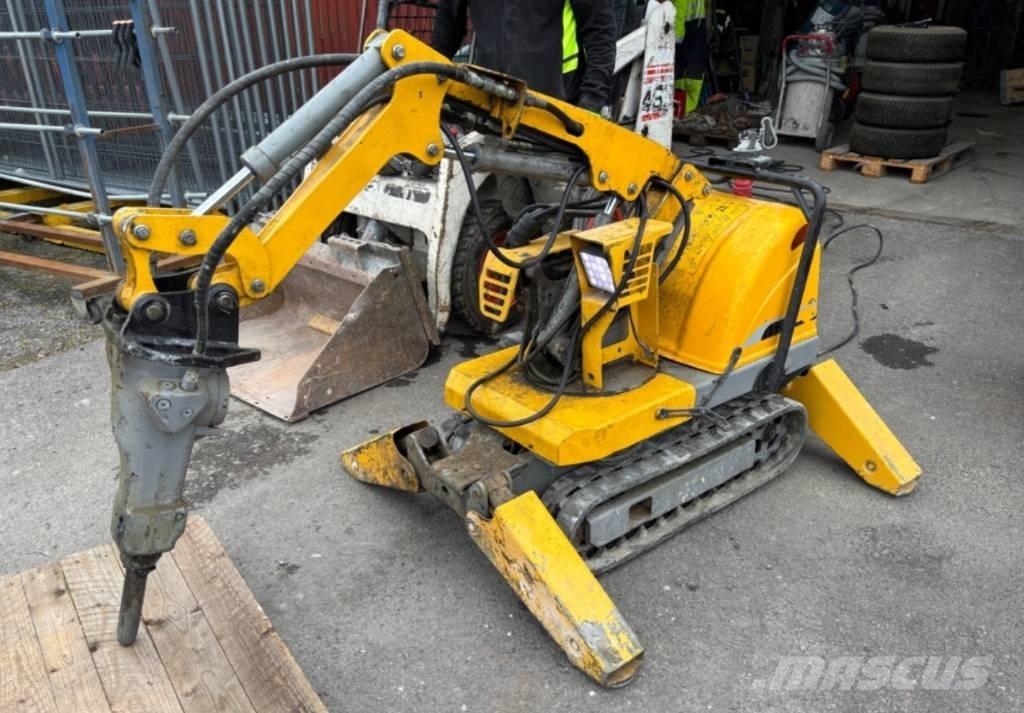 Brokk 50 Багери за разрушаване
