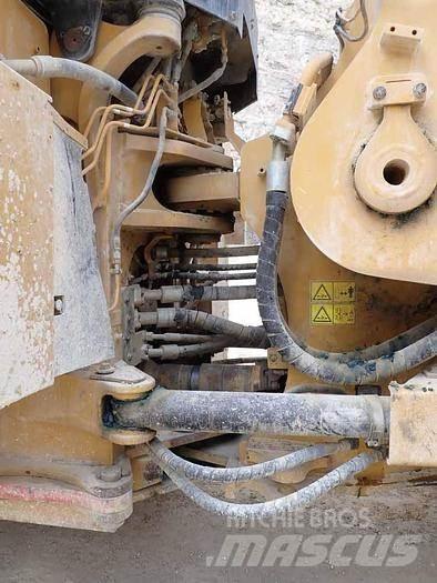 CAT 988K Колесни товарачи