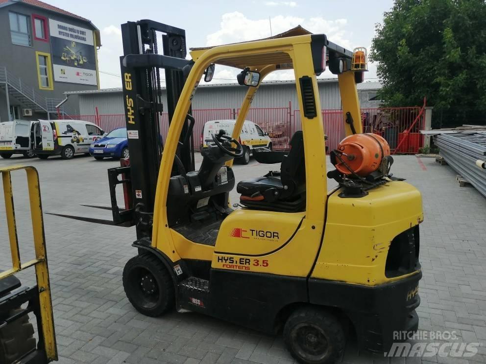 Hyster S 35 FT Камиони с АГУ