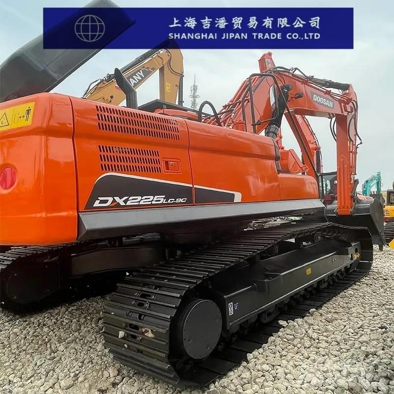 Doosan DX 225 Верижен екскаватор