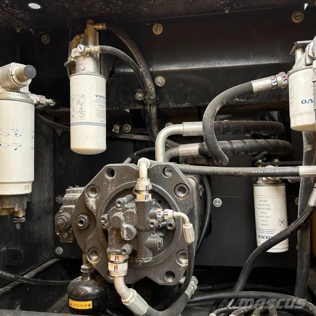 Volvo 290 Верижен екскаватор