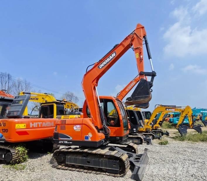 Doosan DX75-9C Средни екскаватори 7т - 12т