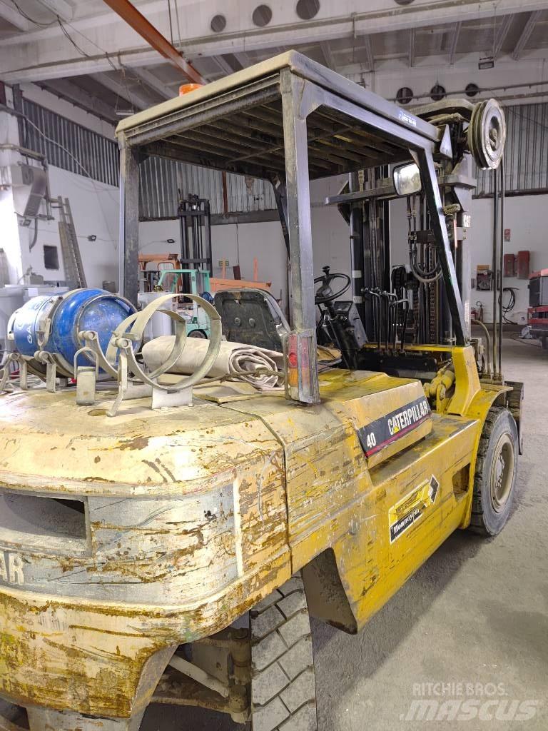 CAT GPL 40 Камиони с АГУ