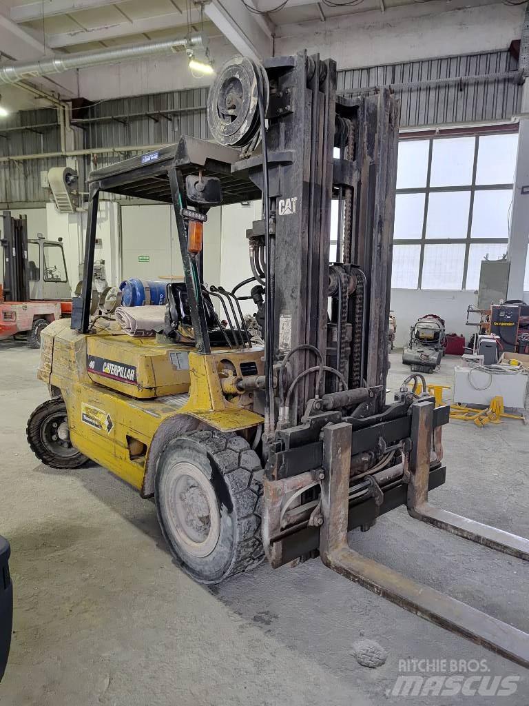 CAT GPL 40 Камиони с АГУ