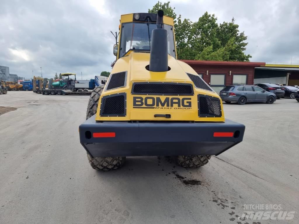Bomag BW 213 D H-4 Еднобарабанни ролки
