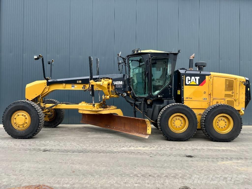 CAT 140M2 AWD Грейдери