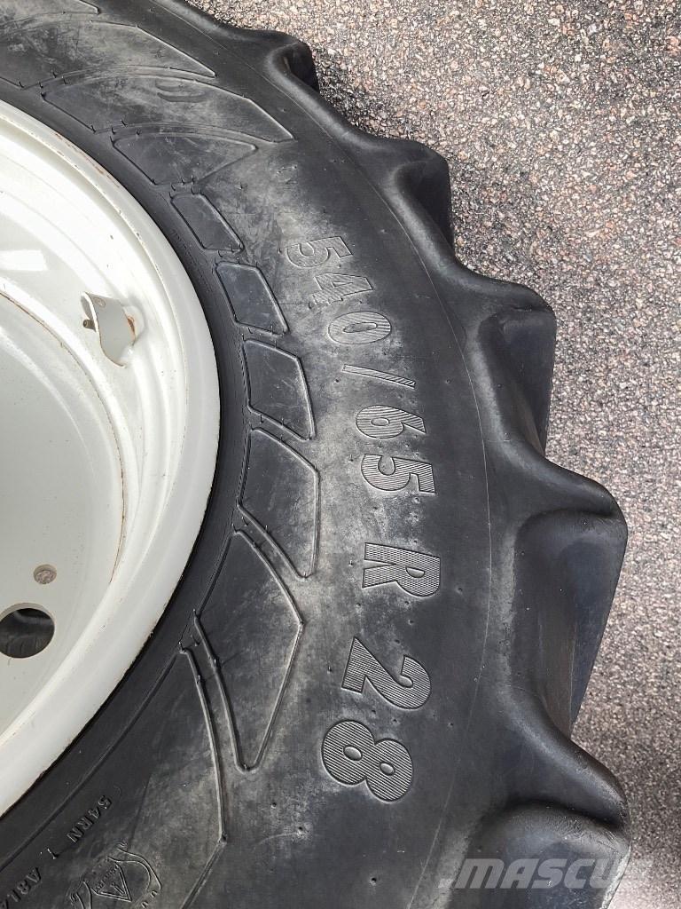 Valtra N174 Versu Трактори