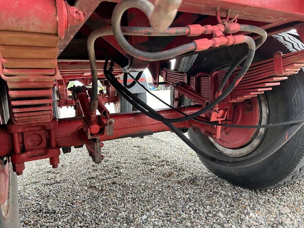 Scania Vogntræk Ремаркета за бали